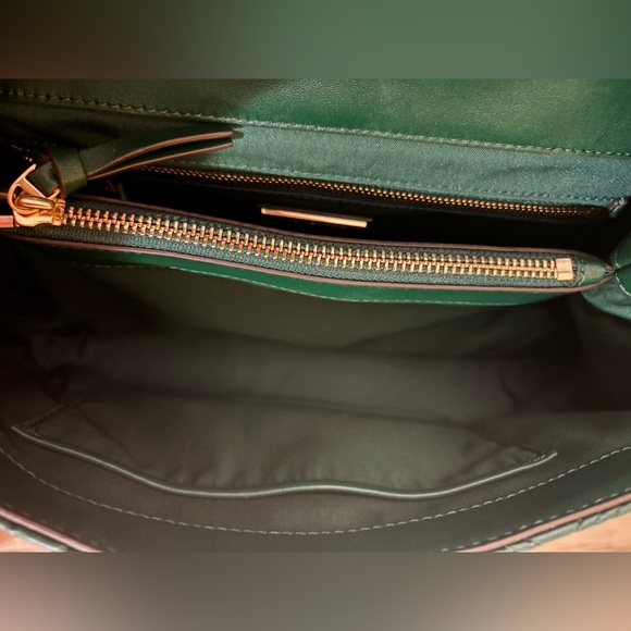 Tory Burch Fleming Soft Quilted Leather Shoulder Bag - Picture 4 of 4